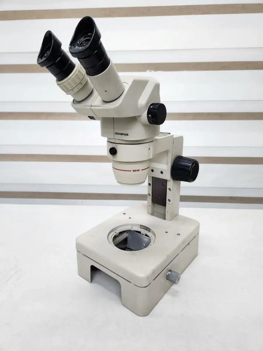 Olympus SZ40 Stereo Microscope 실체 현미경.